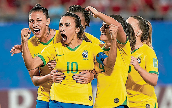 巴西女足歷史一刻將與男足同工同酬 光明日报