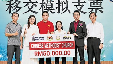 Photo of 张哲敏古海燕拨5万元 助金宝卫理公会建新堂