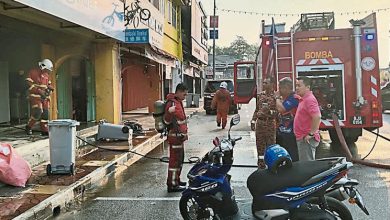 Photo of 休业修电器店冒烟 消拯员破门灌救灭火